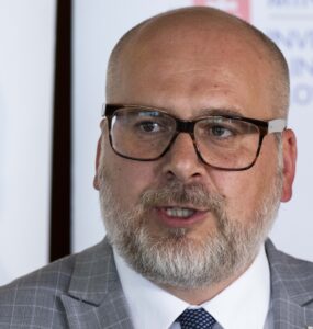 štátny tajomník ministerstva investícií, regionálneho rozvoja a informatizácie SR Michal Kaliňák (Hlas-SD)