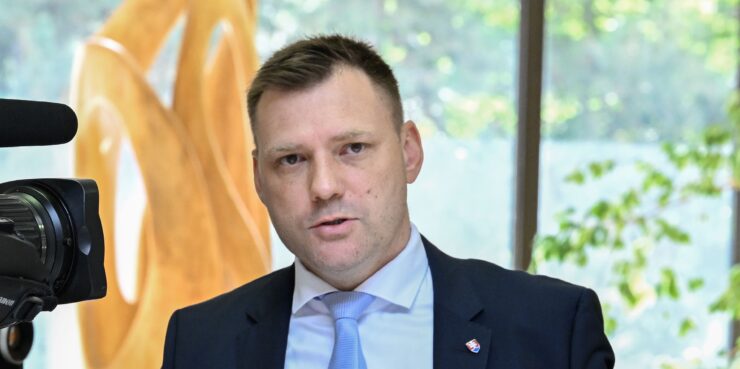 minister životného prostredia SR Tomáš Taraba (nominant SNS)