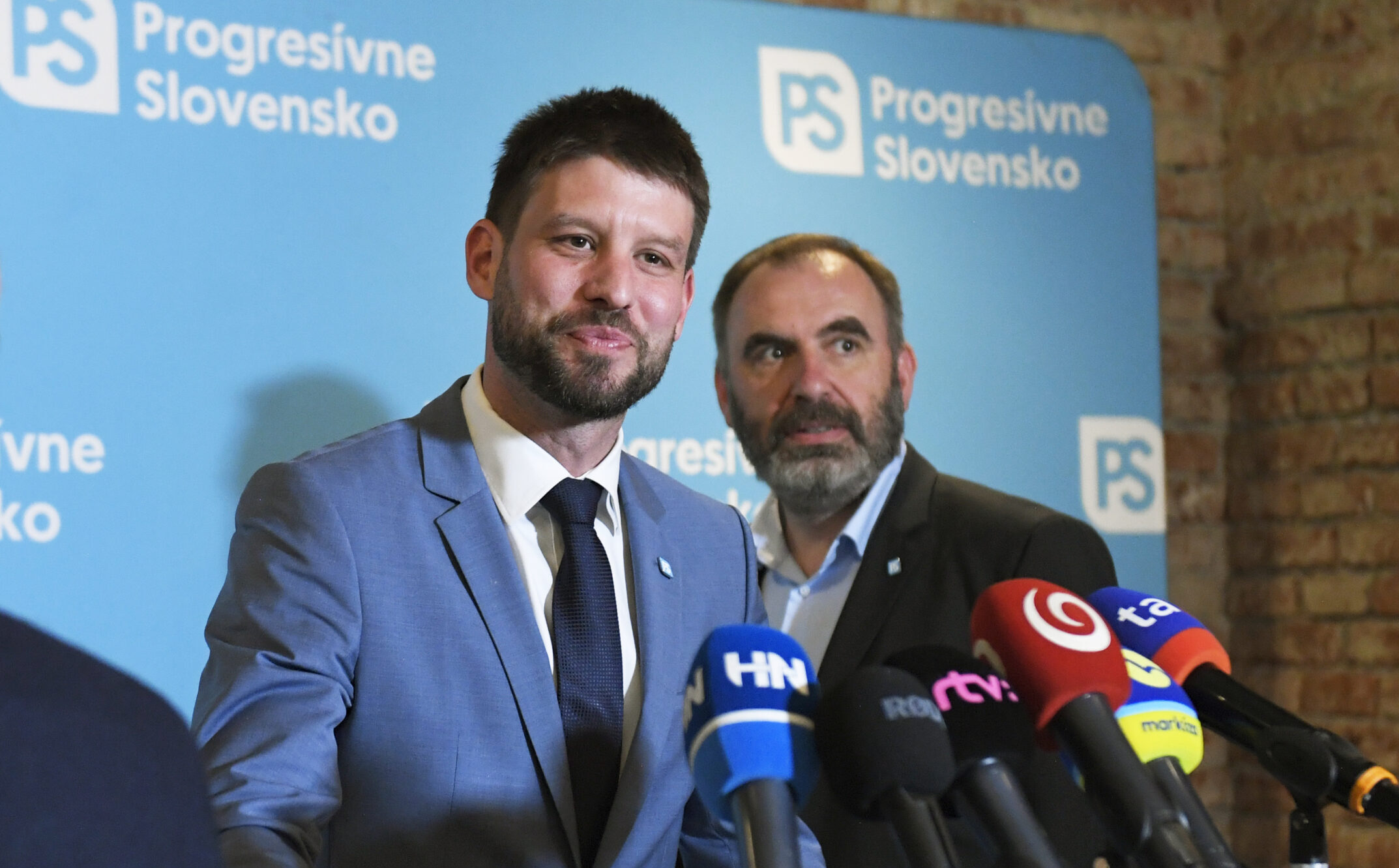 Aliancia uk&aacute;zala prav&uacute; tv&aacute;r: Gub&iacute;k si podal ruku so &Scaron;imečkom | Dom&aacute;ca politika