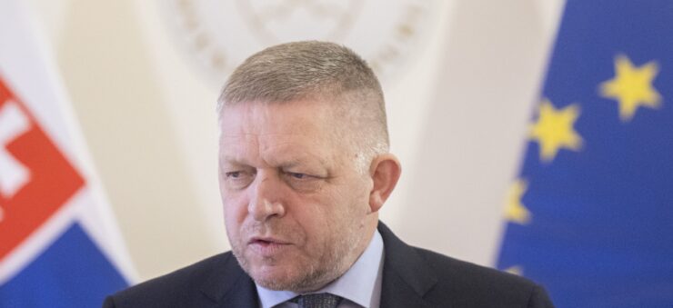 predseda vlády SR Robert Fico (Smer-SD)