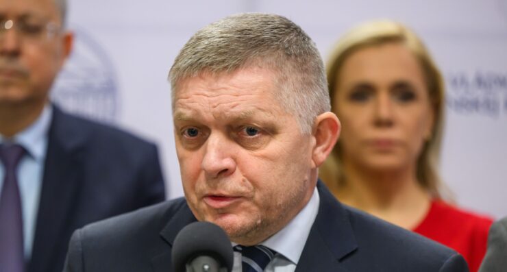 predseda vlády SR Robert Fico (Smer-SD)