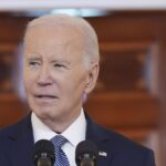 Na snímke americký prezident Joe Biden (uprostred), americká viceprezidentka Kamala Harrisová a americký minister zahraničných vecí Anthony Blinken