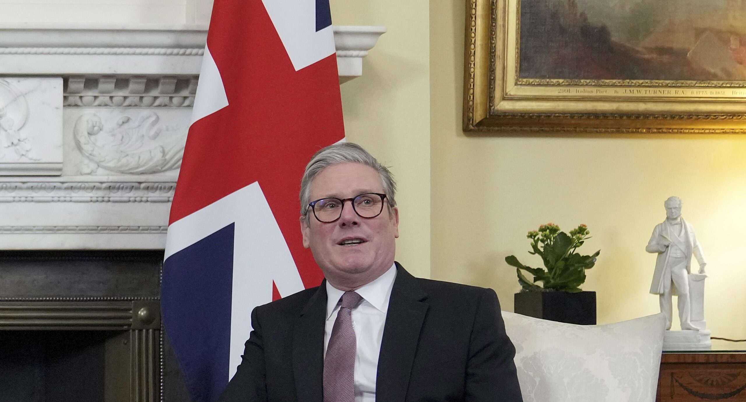 Zlomov&yacute; krok v online svete: Brit&aacute;nia zav&aacute;dza z&aacute;kaz soci&aacute;lnych siet&iacute; pre t&iacute;nedžerov | Zahraničn&aacute; politika