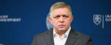 predseda vlády SR Robert Fico (Smer-SD)