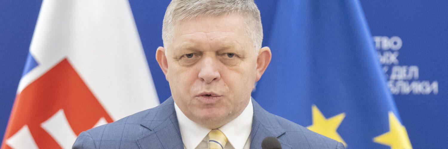predseda vlády SR Robert Fico (Smer-SD)
