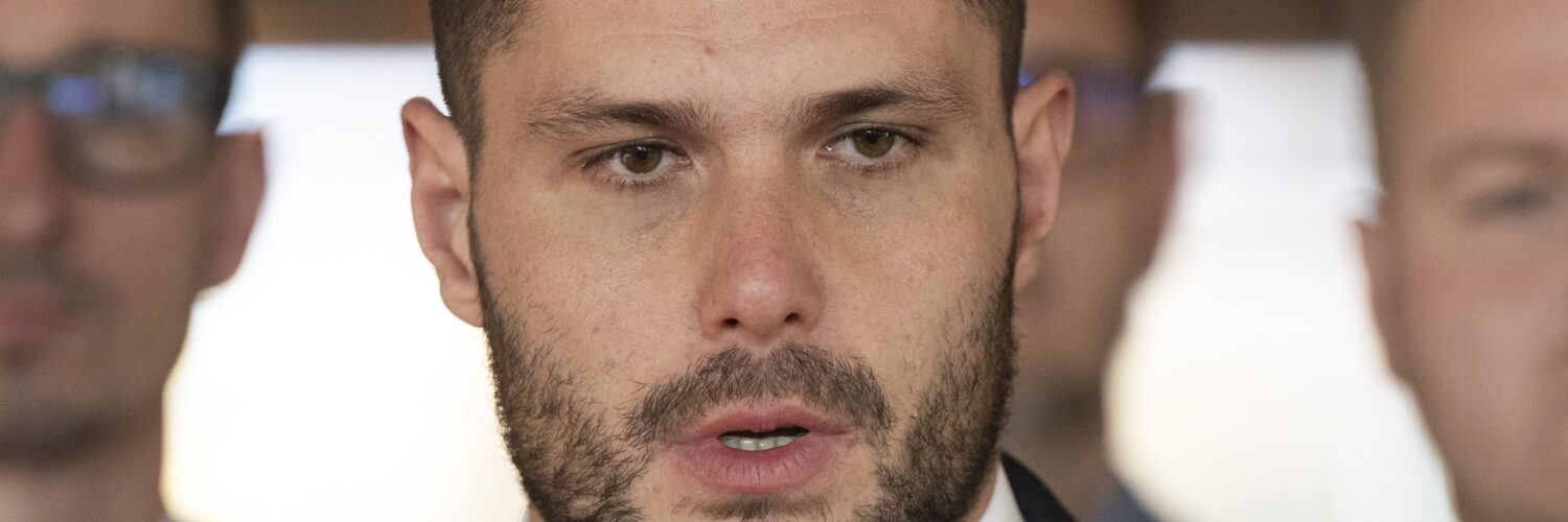 predseda Výboru NR SR pre obranu a bezpečnosť Richard Glück