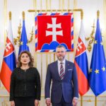 Novovymenovaná veľvyslankyňa Kazašskej republiky v Slovenskej republike Žanna Saginová počas nástupnej audiencie spojenej s odovzdaním poverovacích listín prezidentovi SR Petrovi Pellegrinimu (vpravo),