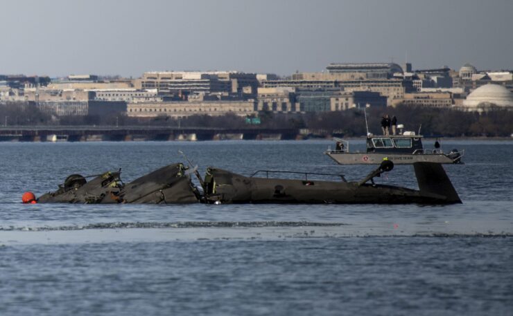 vrak vrtuľníka v rieke Potomac vo Washingtone