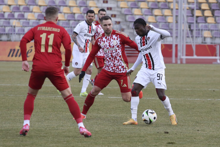 zápas 19., prvého jarného kola Niké ligy MFK Dukla Banská Bystrica - FC Spartak Trnava v Banskej Bystrici 8. februára 2025. FOTO TASR