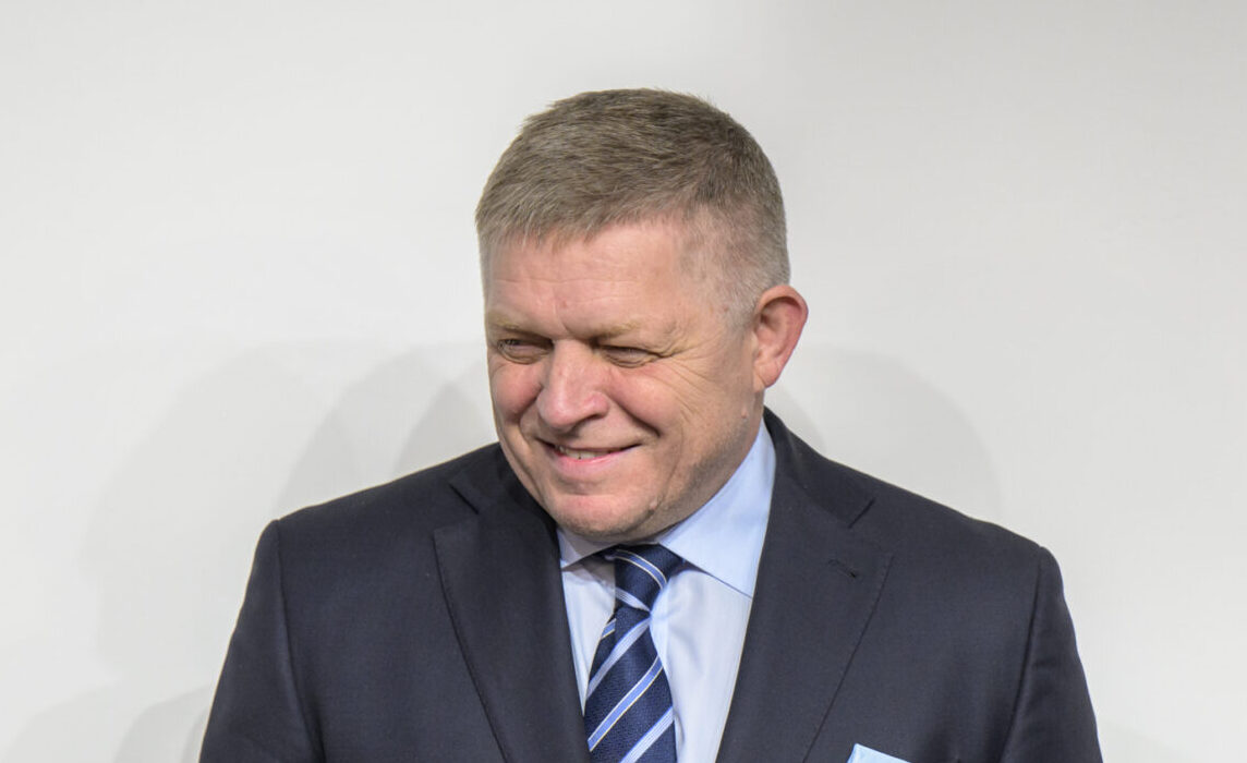 PRIESKUM Smer dobieha PS, SNS sa op&auml;ť vr&aacute;tila do hry o parlament | Dom&aacute;ca politika