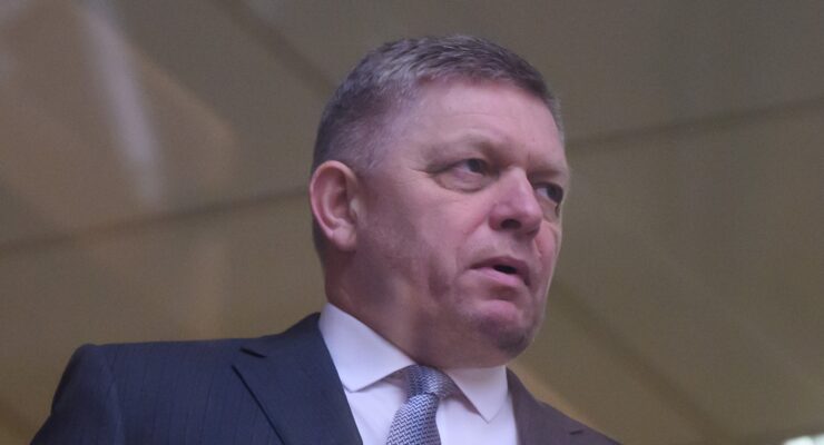 predseda vlády SR Robert Fico (Smer-SD)