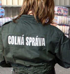 Colníci objavili ohrozené druhy v balíku
