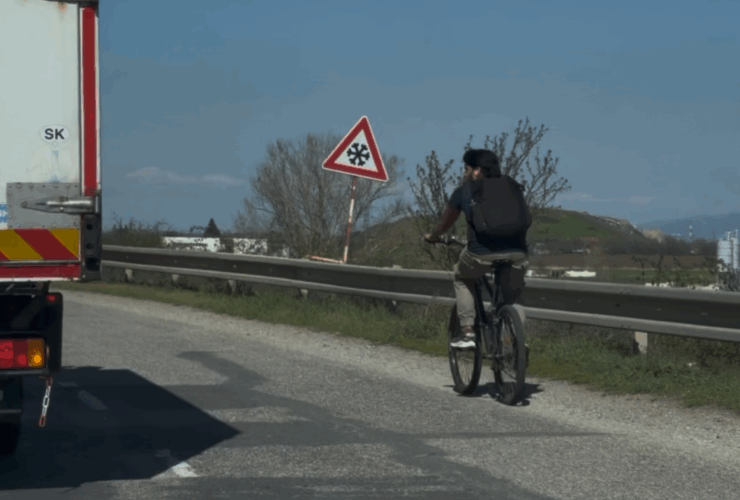 cyklista na obchvate, foto redakcia eReport Trnava