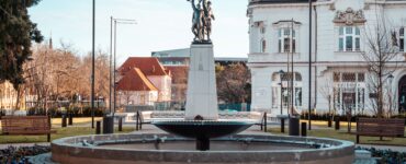 pamätník na Námestí SNP, foto trnava.sk