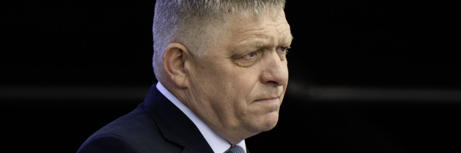 predseda vlády SR Robert Fico (Smer-SD)