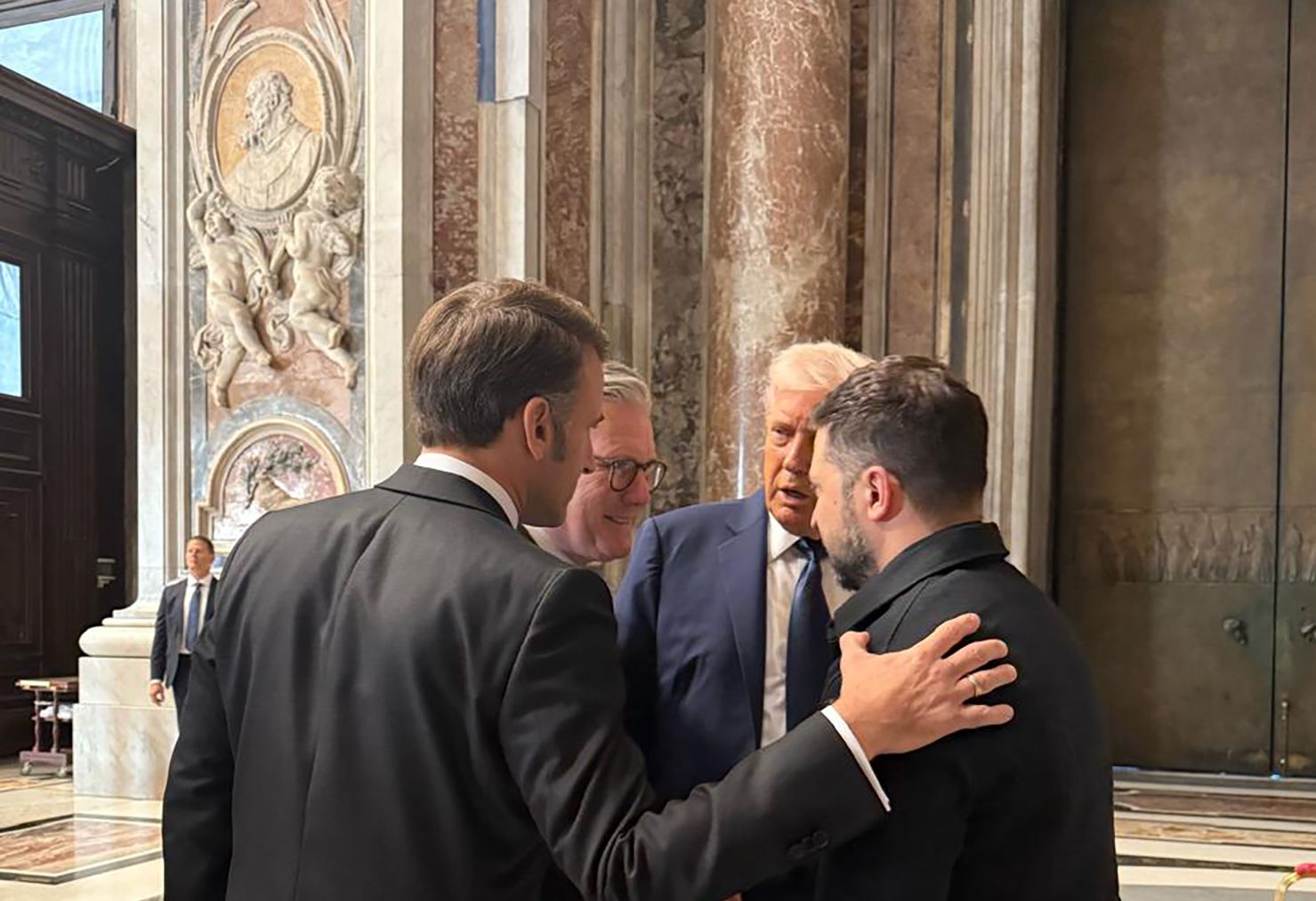 Po summite G7 pri&scaron;iel kľ&uacute;čov&yacute; hovor: Zelenskyj naznačil posun v diplomatickom &uacute;sil&iacute; | Zahraničn&aacute; politika