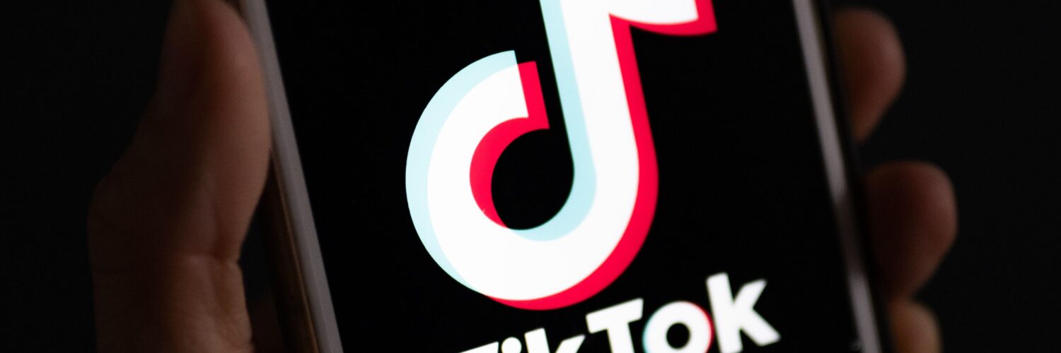 Na archívnej snímke logo aplikácie TikTok