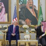 Americký prezident Donald Trump (uprostred), saudskoarabský korunný princ Muhammad bin Salmán (vpravo) a americký minister zahraničných vecí Marco Rubio