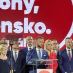Na snímke uprostred predseda strany Hlas-SD a minister vnútra SR Matúš Šutaj Eštok