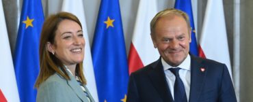 Poľský premiér Donald Tusk a predsedníčka Európskeho parlamentu Roberta Metsolová