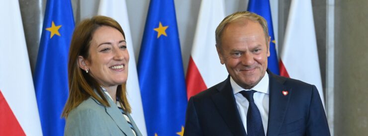 Poľský premiér Donald Tusk a predsedníčka Európskeho parlamentu Roberta Metsolová