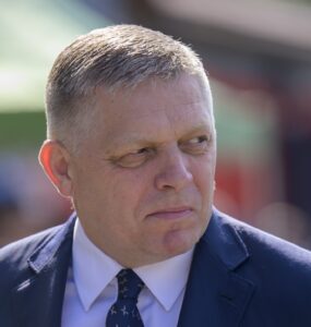 Na snímke predseda vlády SR Robert Fico (Smer-SD) pred výjazdovým rokovaním vlády