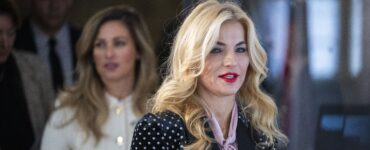 Na snímke ministerka kultúry SR Martina Šimkovičová a v pozadí riaditeľka Medzinárodného domu umenia pre deti Bibiana Petra Flach