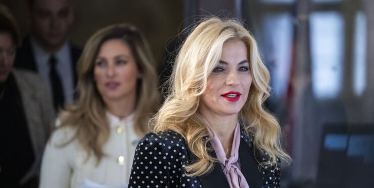 Na snímke ministerka kultúry SR Martina Šimkovičová a v pozadí riaditeľka Medzinárodného domu umenia pre deti Bibiana Petra Flach