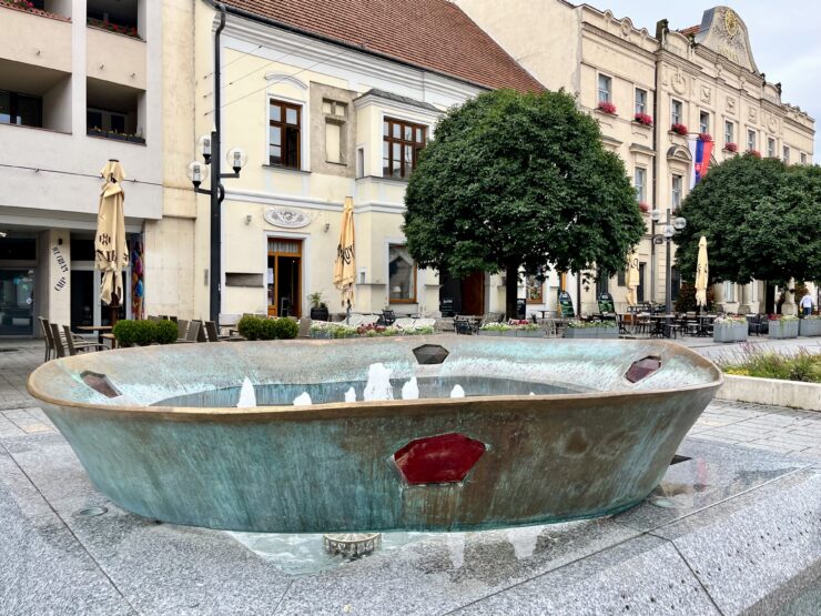 Kráľovská fontána, redakcia eReport Trnava