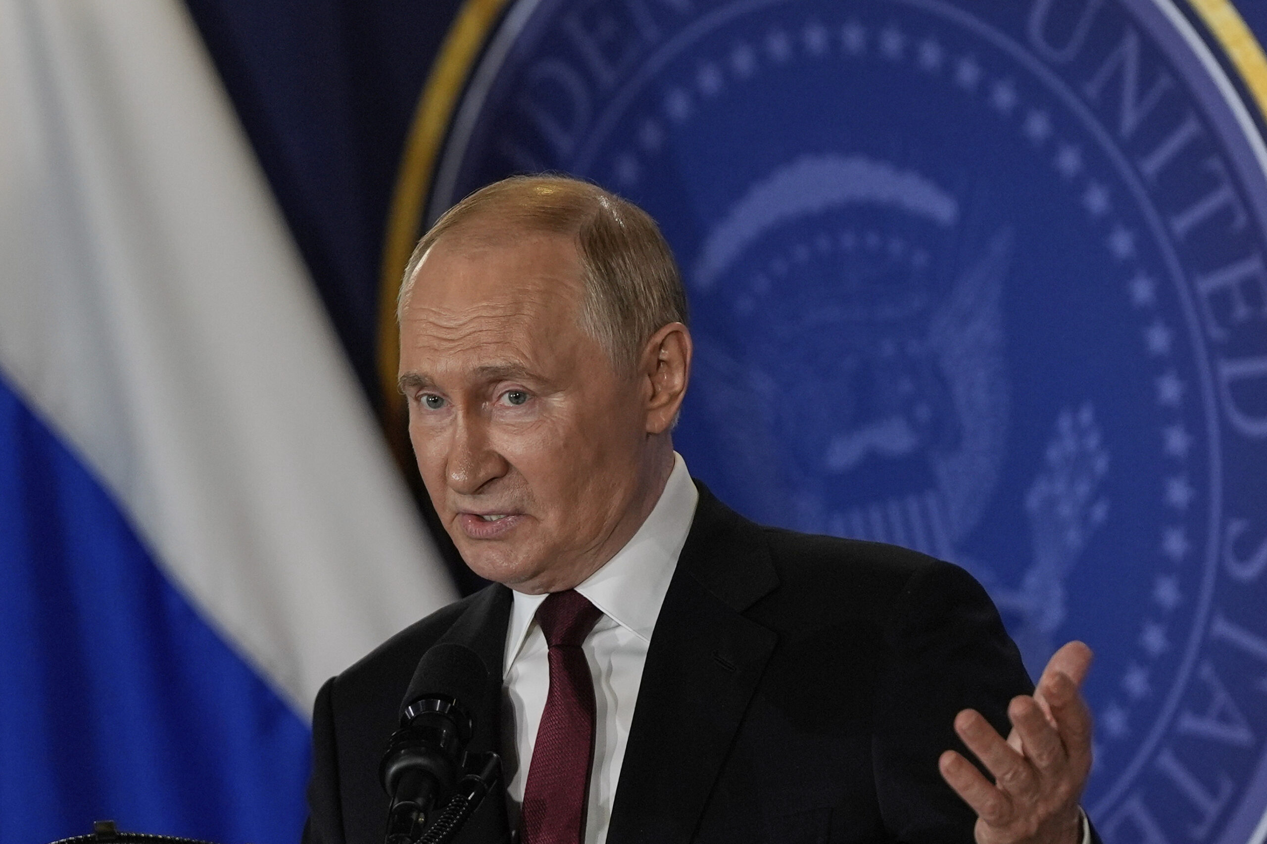Putin nariadil zabezpečiť fungovanie kritick&yacute;ch služieb počas v&yacute;padkov internetu | Zahraničn&aacute; politika
