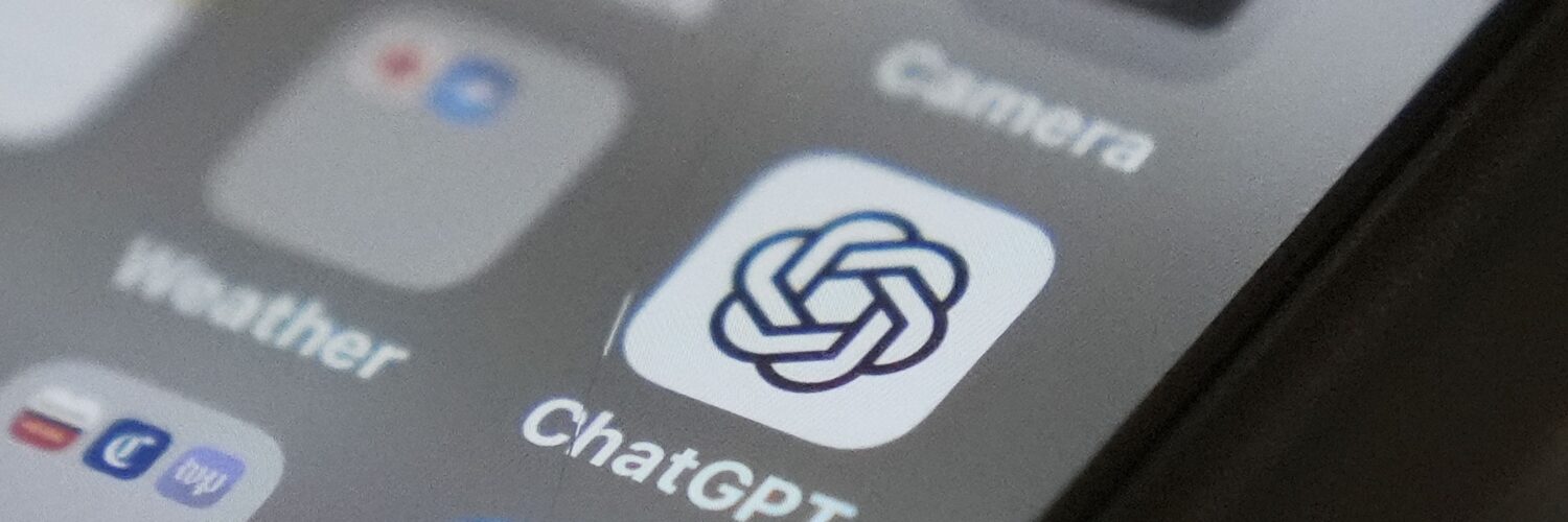 Na snímke logo aplikácie Chat GPT v smartfóne