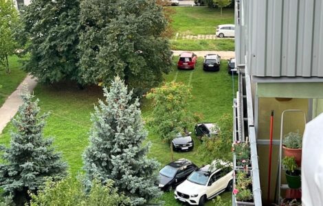 aj takto vyzeralo parkovanie v Trnave počas jarmoku, zdroj foto: FB skupina Trnavský občan