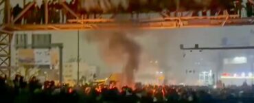 demonštranti protestujú v uliciach iránskej metropoly