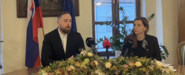 M. Krajčo a E. Nemčovská, tlačová beseda po zasednutí MsZ, foto redakcia Trnava Report
