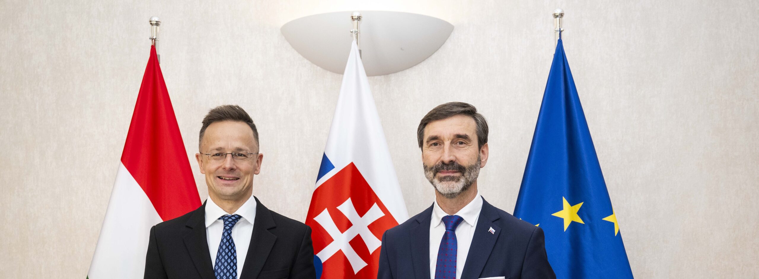Kr&iacute;zov&yacute; pl&aacute;n pre paliv&aacute;: Maďarsko a Slovensko žiadaj&uacute; E&Uacute; o alternat&iacute;vny dovoz ruskej ropy | Dom&aacute;ca politika