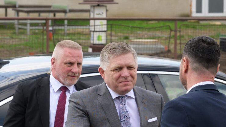 predseda vlády SR Robert Fico (Smer-SD)
