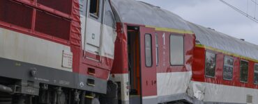 foto - Deň po zrážke dvoch vlakov pri Pezinku, zdroj: TASR