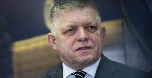 Premiér Robert Fico na návšteve v spoločnosti Slovnaft
