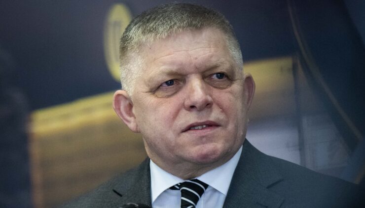 Premiér Robert Fico na návšteve v spoločnosti Slovnaft