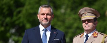 nový náčelník Generálneho štábu Ozbrojených síl SR Miroslav Lorinc, ktorého vymenoval prezident SR Peter Pellegrini (vľavo),