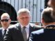 Na snímke predseda vlády SR Robert Fico (Smer–SD) prichádza na výjazdové rokovanie vlády SR v obci Haniska v okrese Košice-okolie